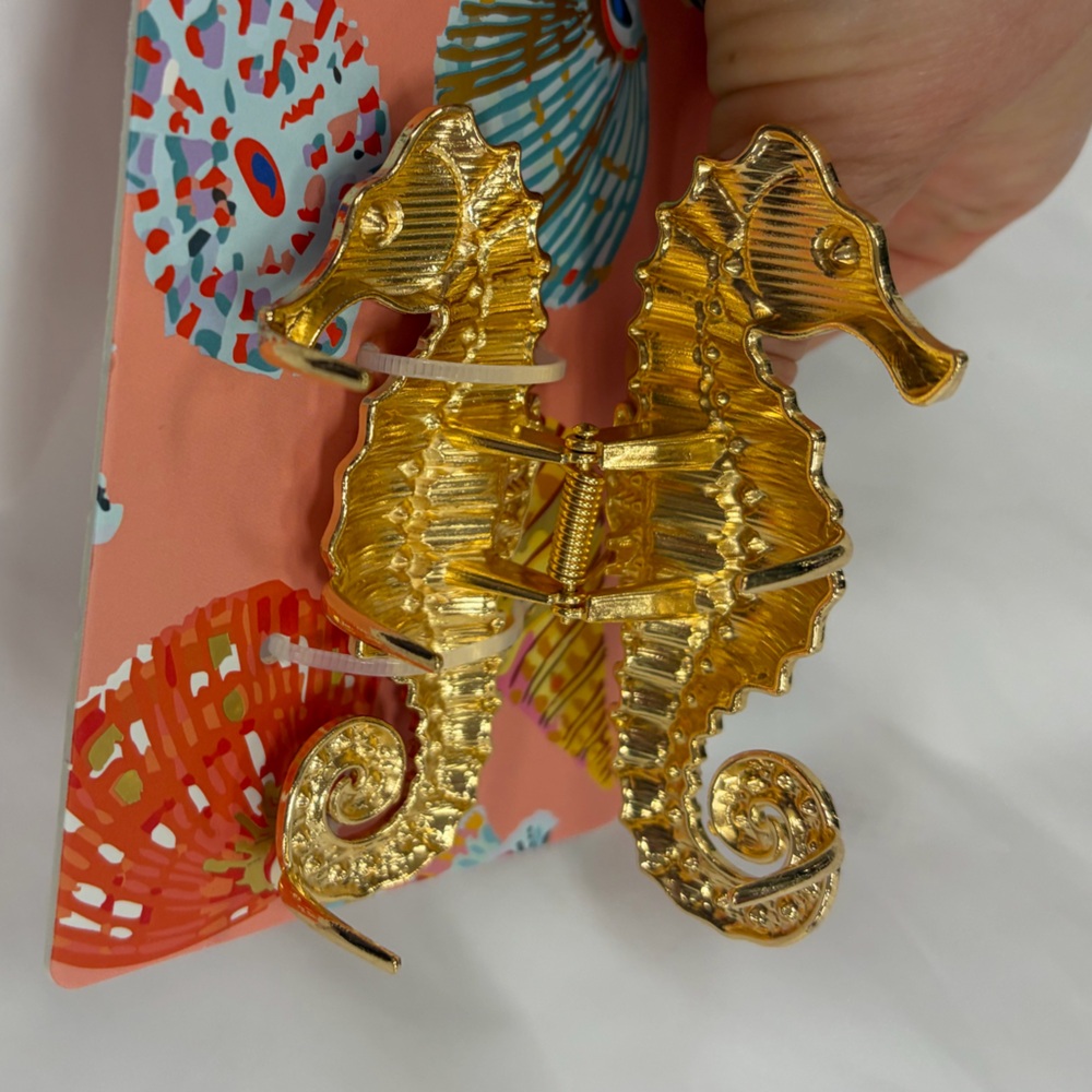 NWT ⚜️♥️⚜️ Piper K Charming Seahorse Metal Hair Claw Clip - Picture 4 of 8